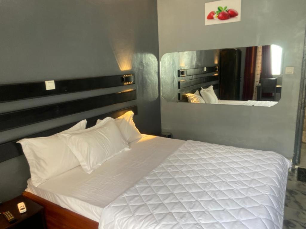 Sunrise Center Bonapriso 111 호텔 두알라 외부 사진